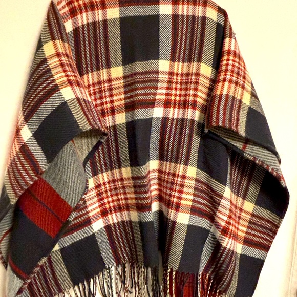 NWT ANNE KLEIN Womens Wrap Poncho Acrylic One Size - Picture 6 of 7